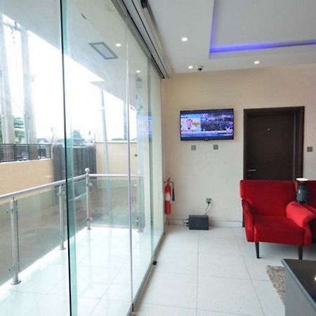 Lakeem Suites Agboyin Surulere Лагос Экстерьер фото