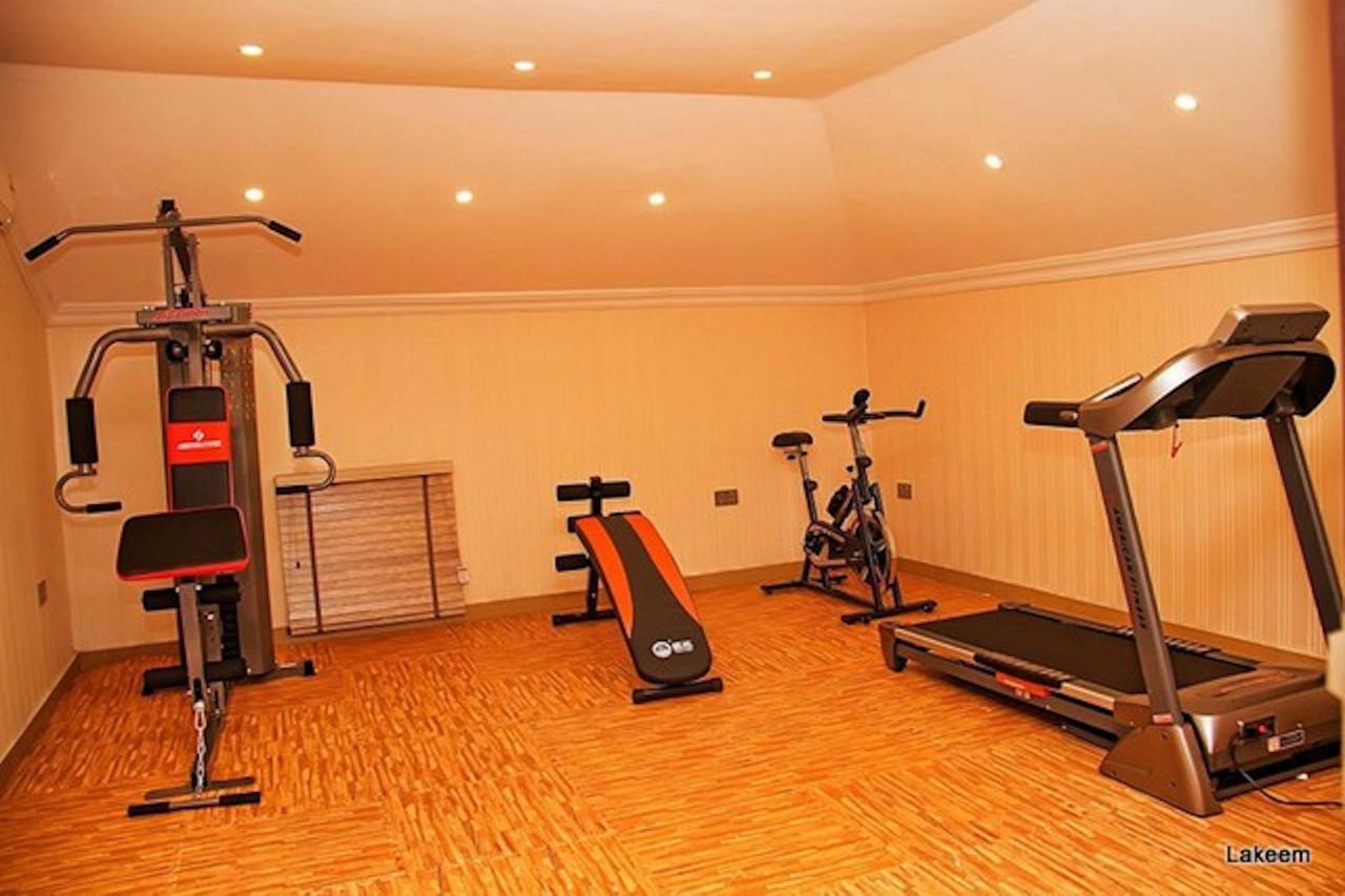 Lakeem Suites Agboyin Surulere Лагос Экстерьер фото
